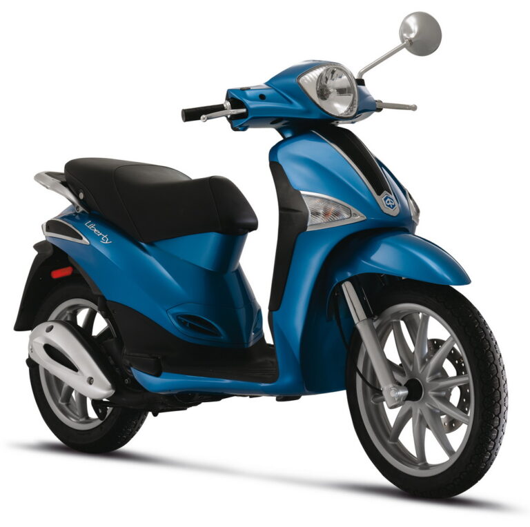 Piaggio rent a moto paros island